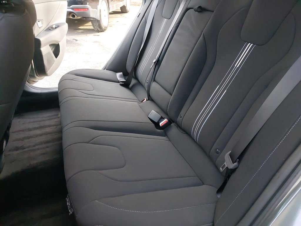 Certified 2025 Hyundai Elantra SEL w/ Cargo Package image 13