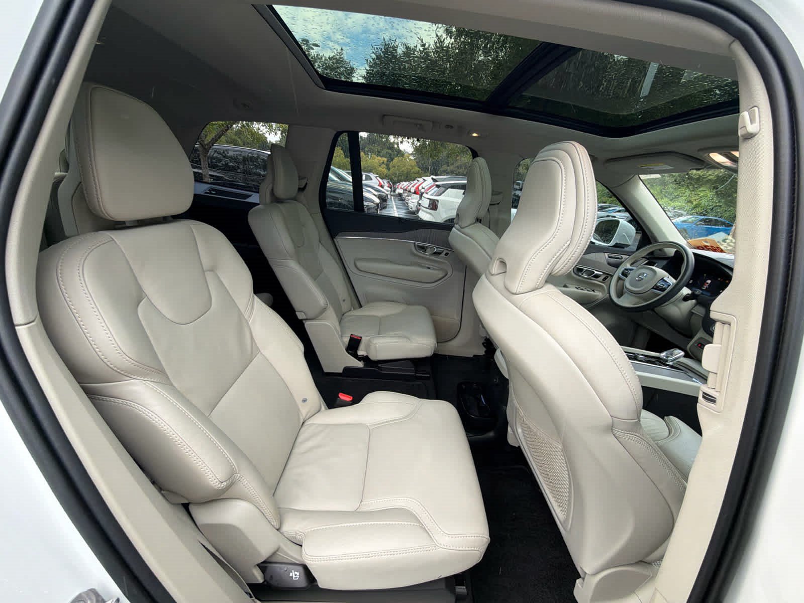 Certified 2025 Volvo XC90 T8 Ultra w/ Protection Package Premier AWD/4WD image 21