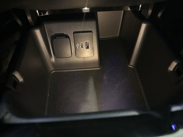 Used 2025 Ford Explorer Platinum w/ Ultimate Package AWD/4WD image 25