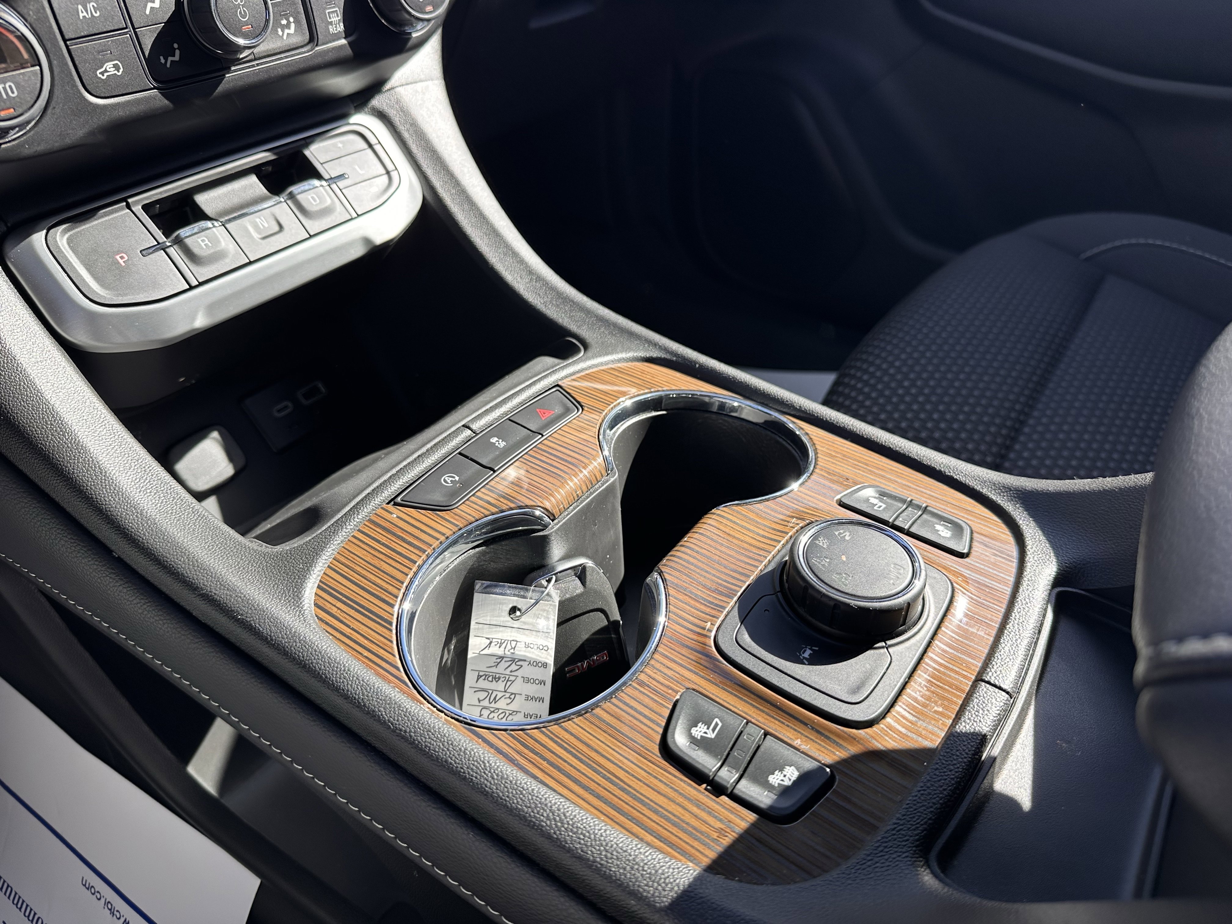 Used 2023 GMC Acadia SLE w/ Driver Convenience Package image 16