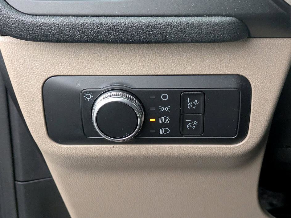 Used 2022 Ford Escape SE image 16