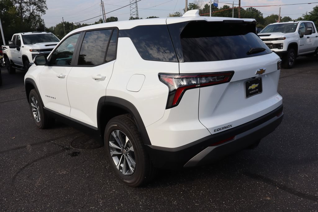 New 2027 Chevrolet Equinox LT w/ Convenience Package II FWD image 3