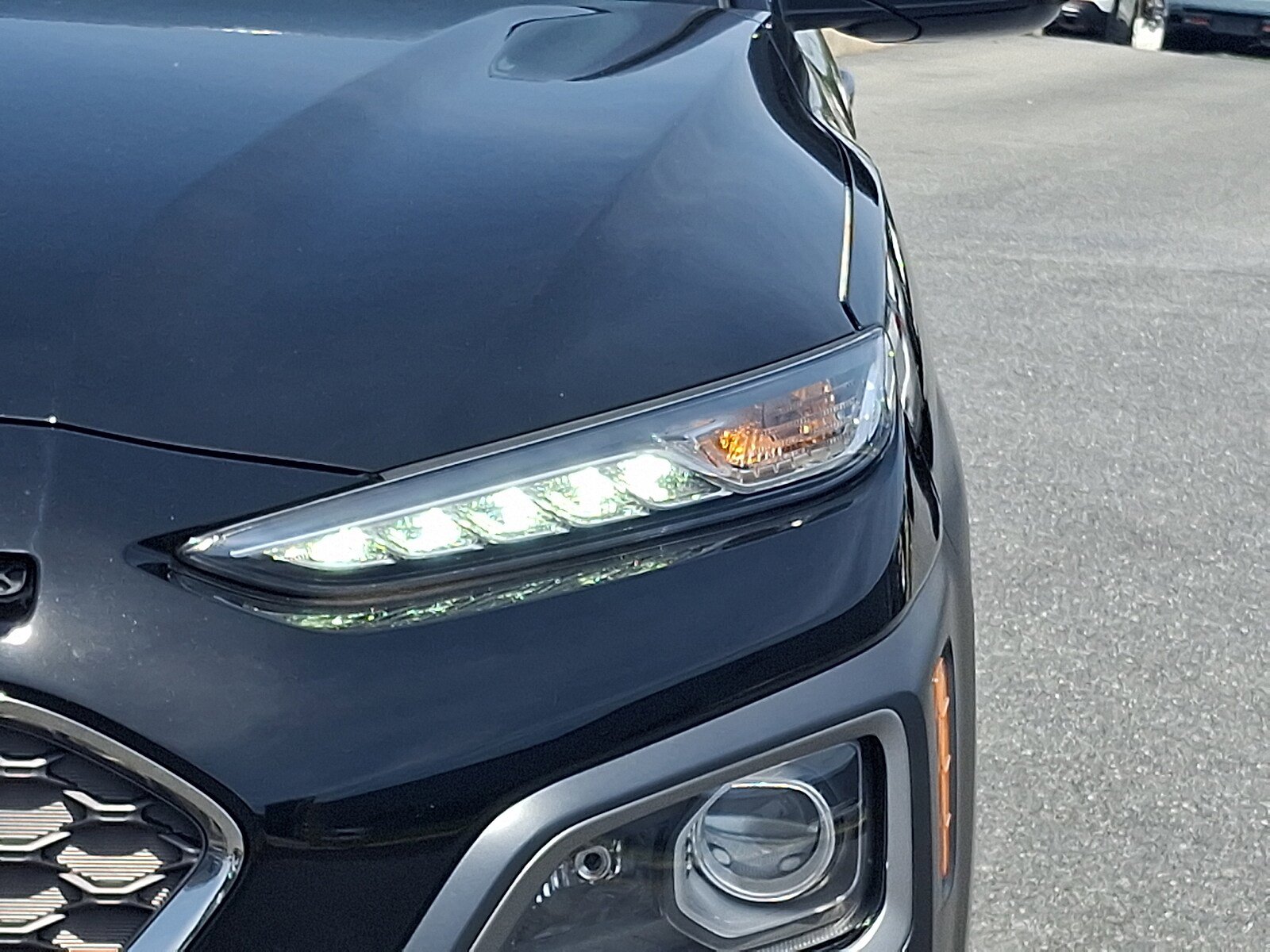 Used 2019 Hyundai Kona Limited w/ Cargo Package AWD/4WD image 10