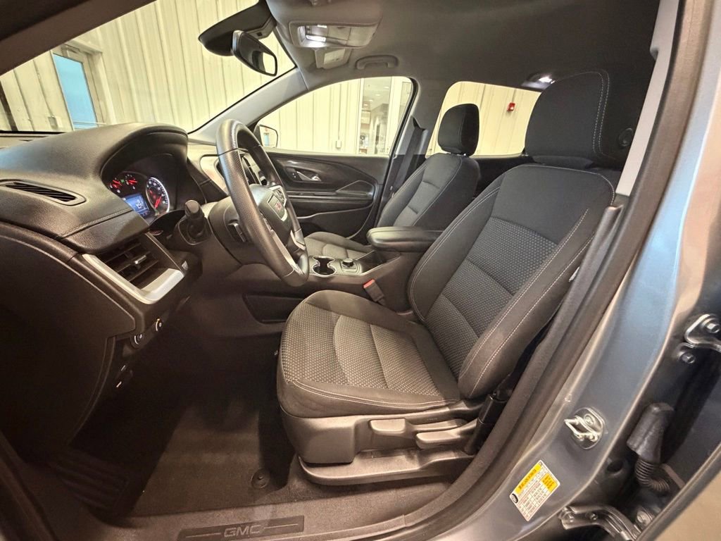 Used 2024 GMC Terrain SLE image 17