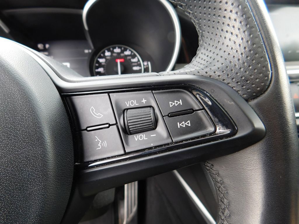 Used 2023 Alfa Romeo Stelvio Ti image 24