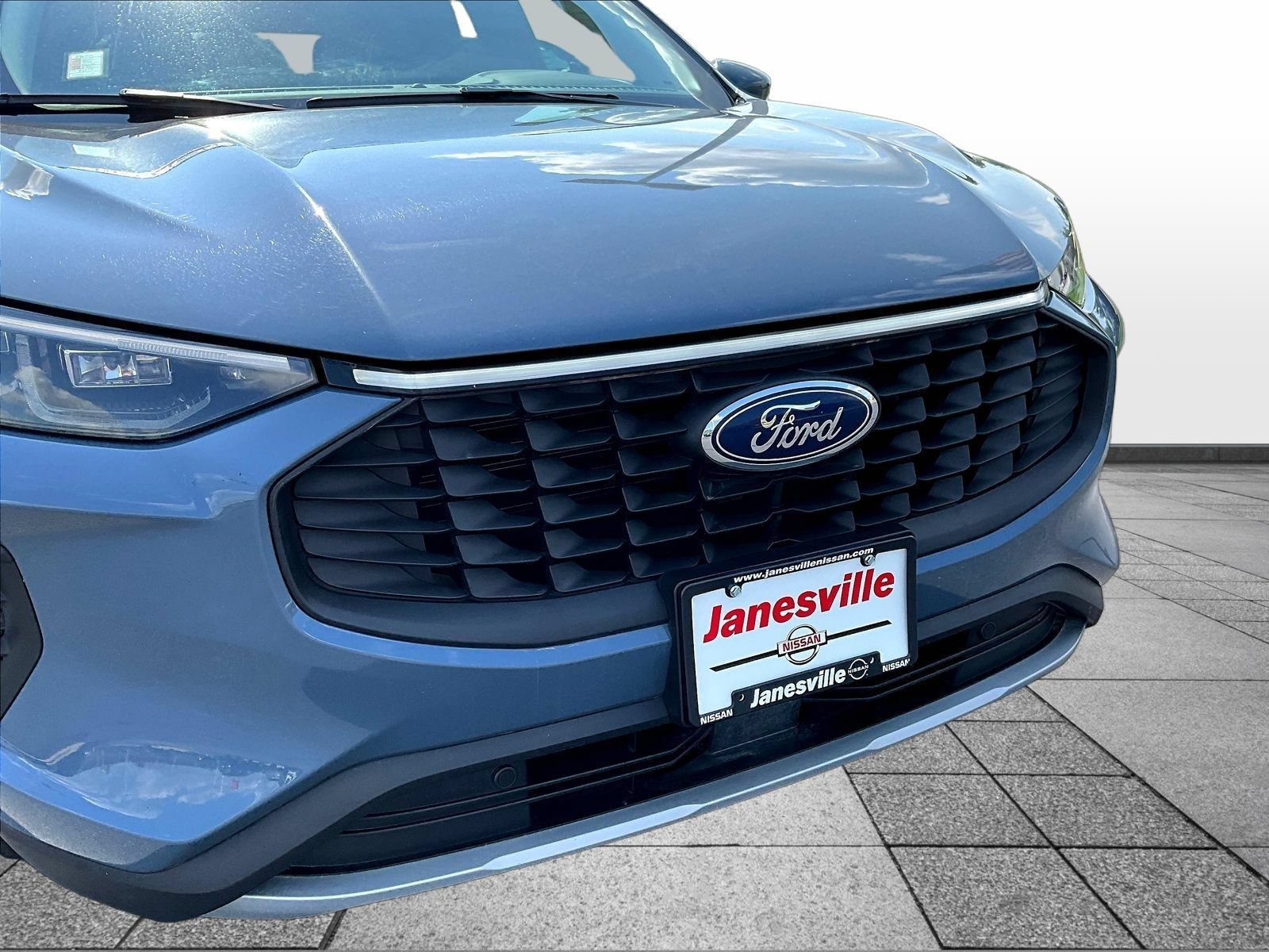 Used 2025 Ford Escape Platinum AWD/4WD image 35