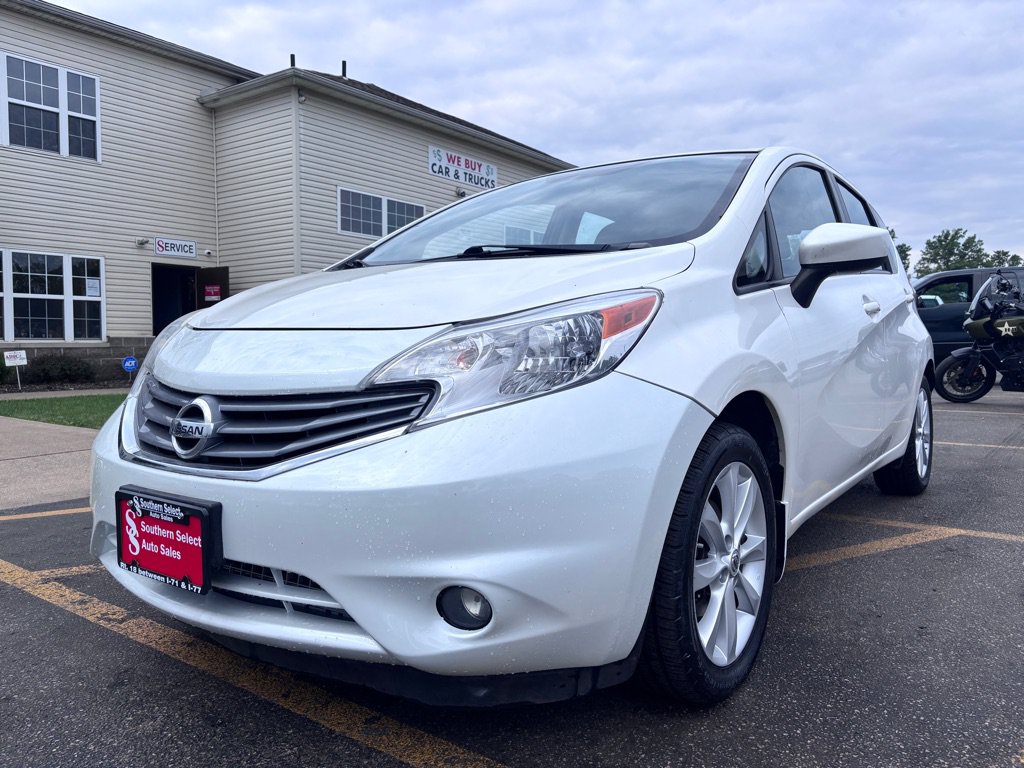 Used 2015 Nissan Versa Note FWD image 2