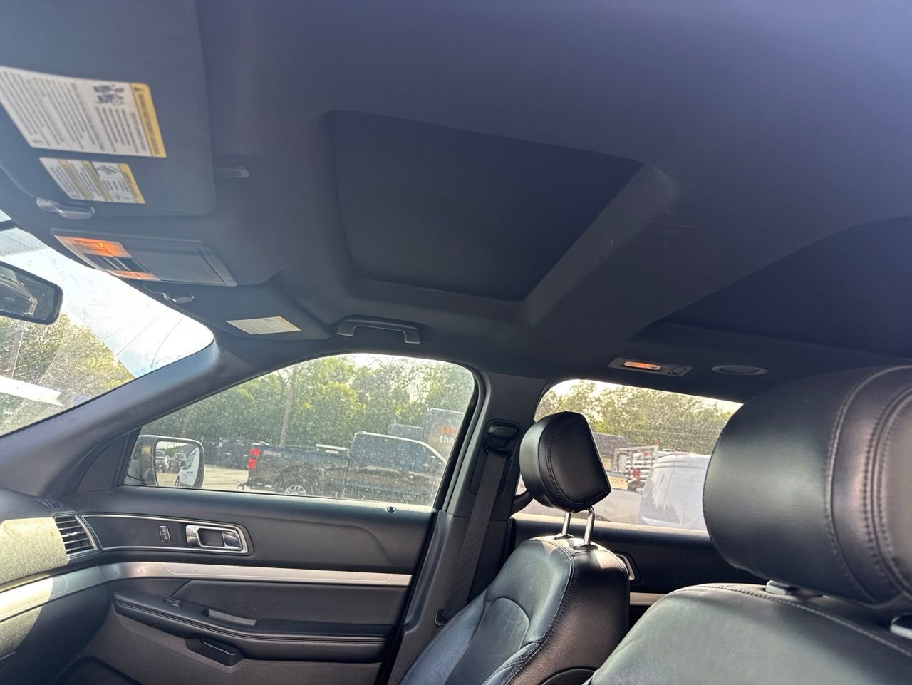 Used 2017 Ford Explorer XLT w/ Equipment Group 202A FWD image 10