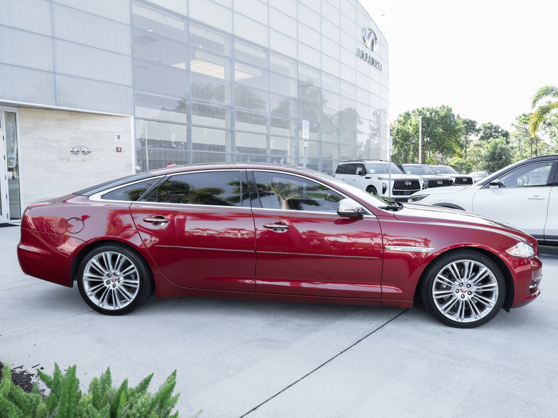 Used 2015 Jaguar XJ L Portfolio AWD/4WD image 27