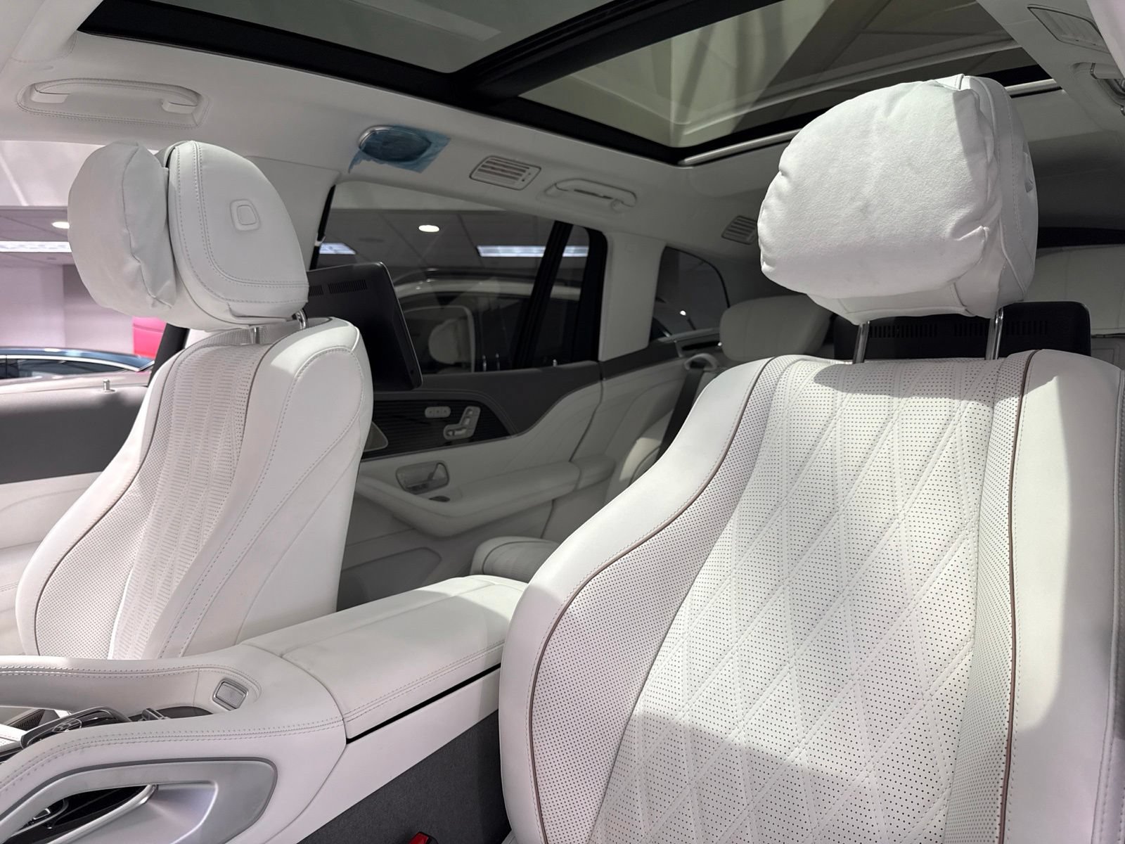 New 2026 Mercedes-Benz Maybach GLS 600 4MATIC image 13