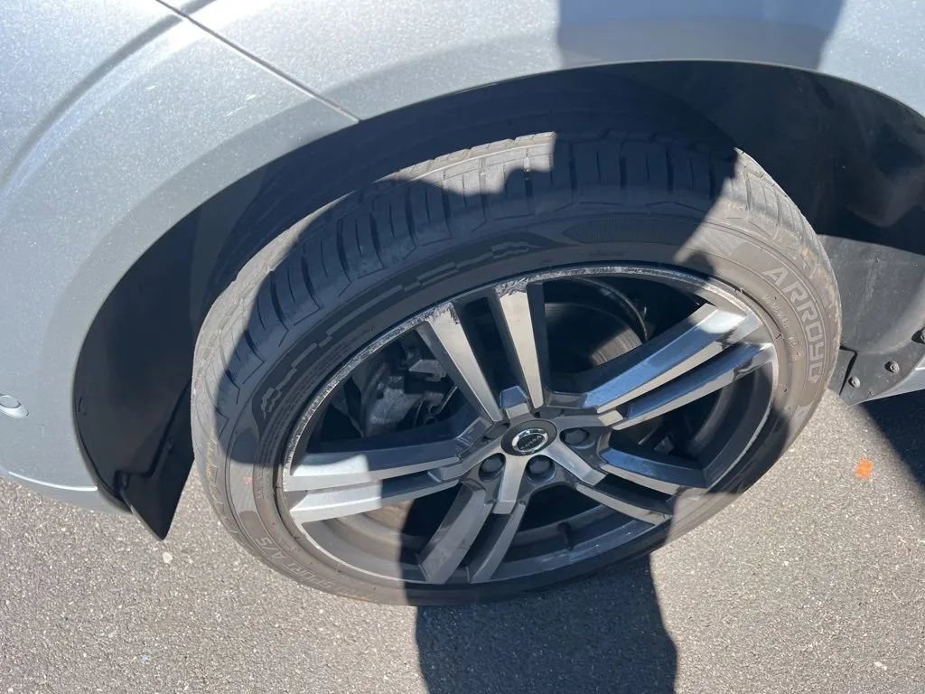 Used 2018 Volvo XC60 T5 Momentum w/ Advanced Package image 20