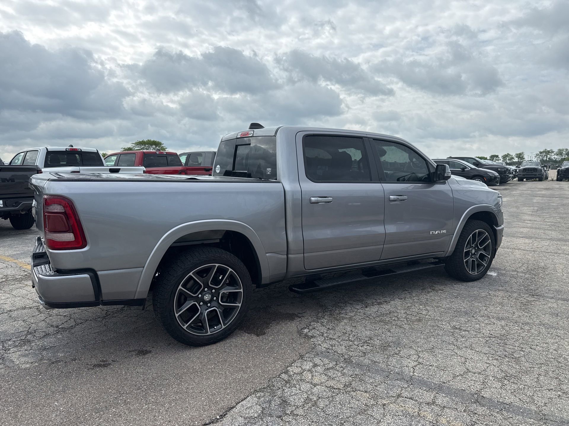 Used 2019 RAM 1500 Laramie AWD/4WD image 6