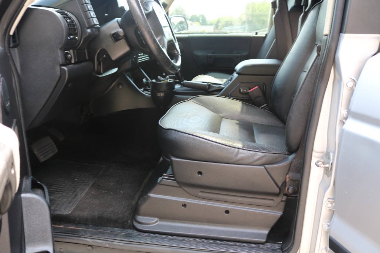 Used 2004 Land Rover Discovery HSE AWD/4WD image 9