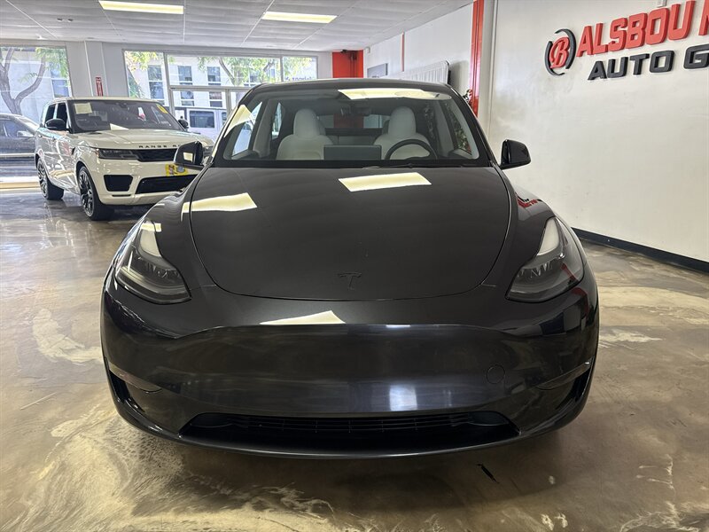 Used 2024 Tesla Model Y Performance AWD/4WD image 2