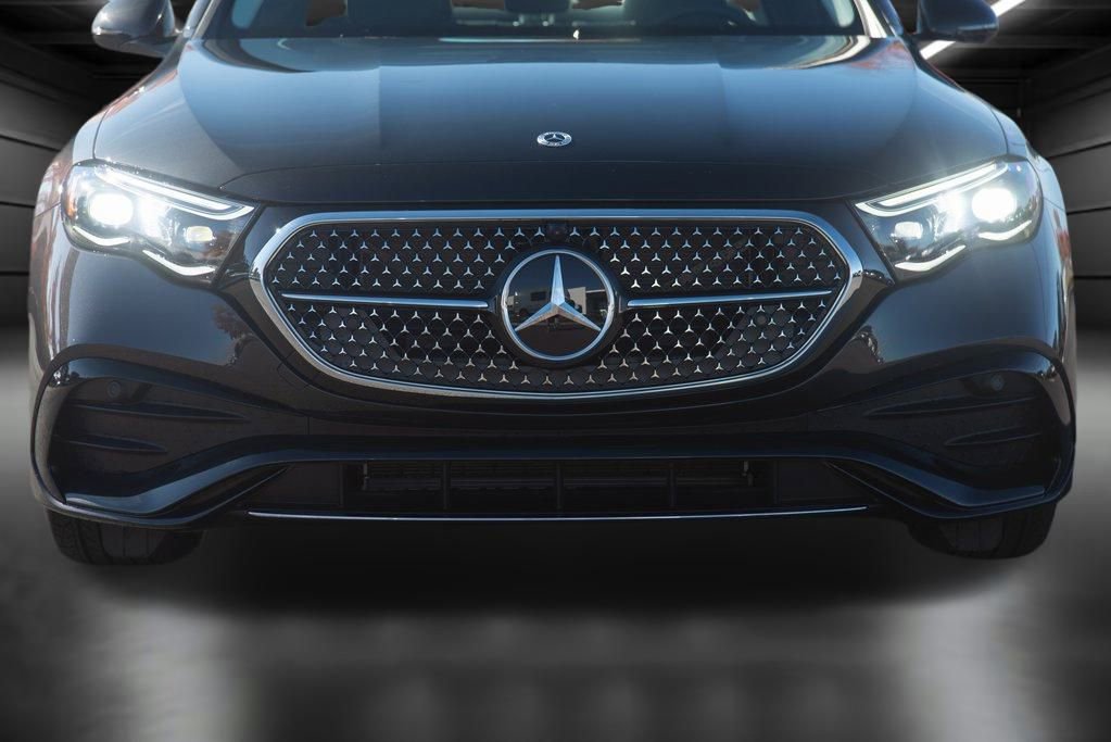 Used 2025 Mercedes-Benz E 350 4MATIC Sedan image 15