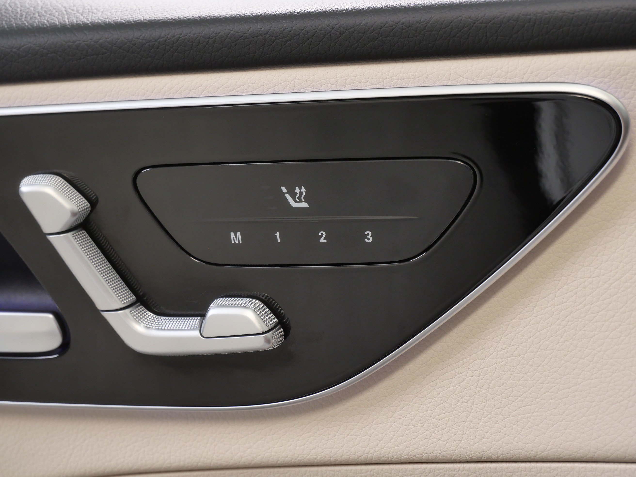 Certified 2023 Mercedes-Benz C 300 4MATIC Sedan image 32