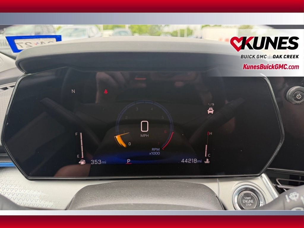 Used 2025 Chevrolet Trax LT FWD image 18