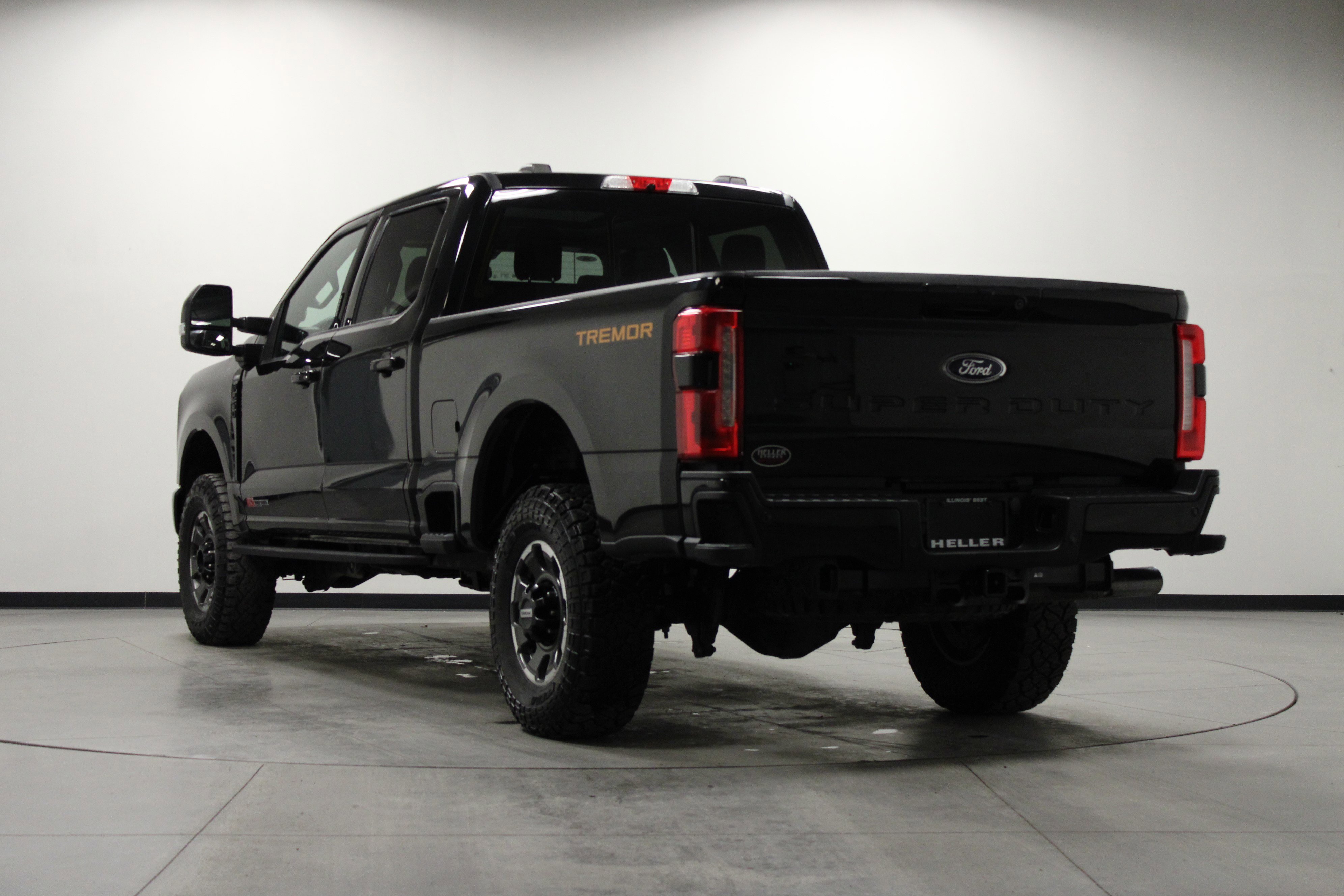Used 2023 Ford F250 Lariat w/ Lariat Ultimate Package image 6