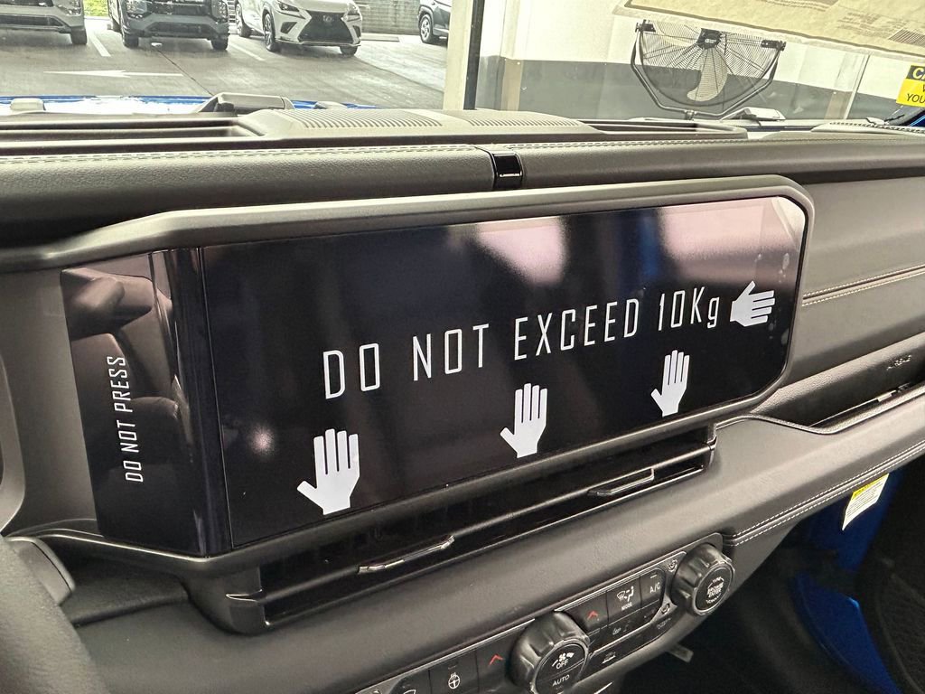 New 2026 Jeep Gladiator Sahara image 18