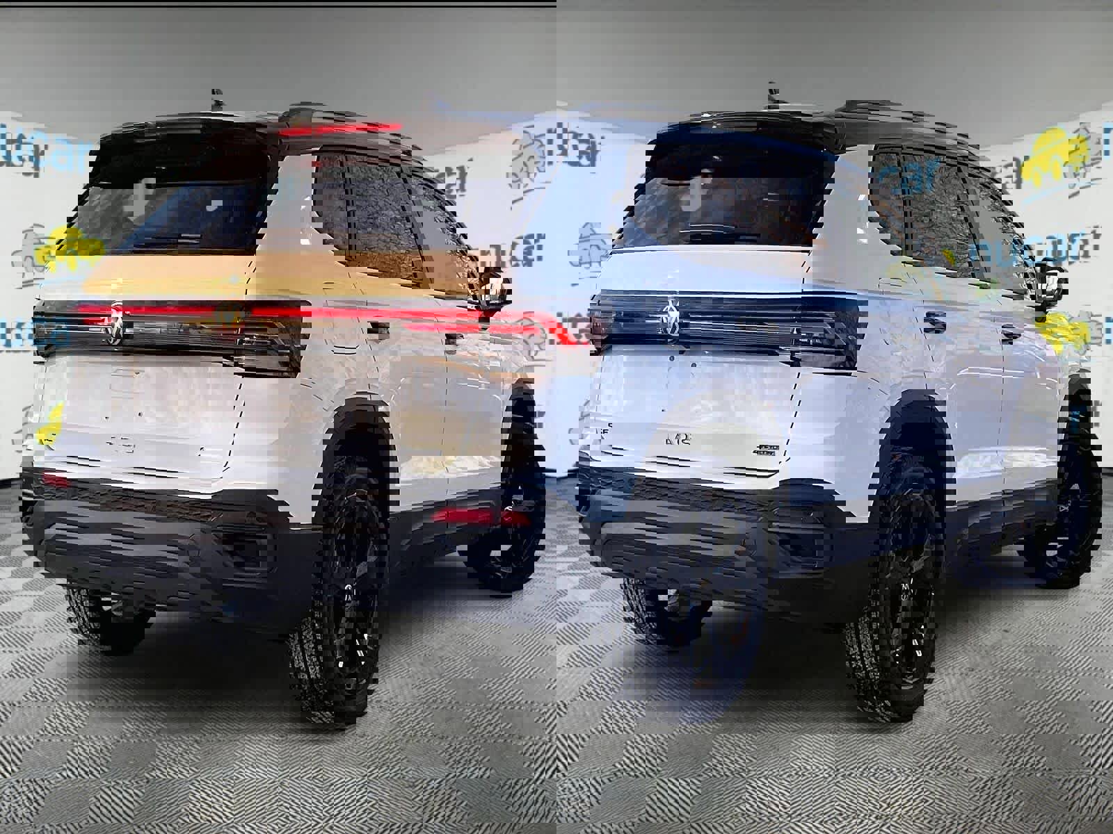 New 2026 Volkswagen Taos SE image 7