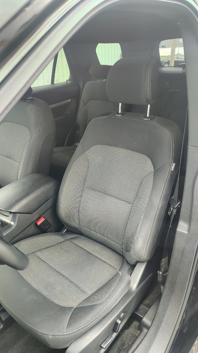 Used 2017 Ford Explorer XLT w/ Equipment Group 201A FWD image 19