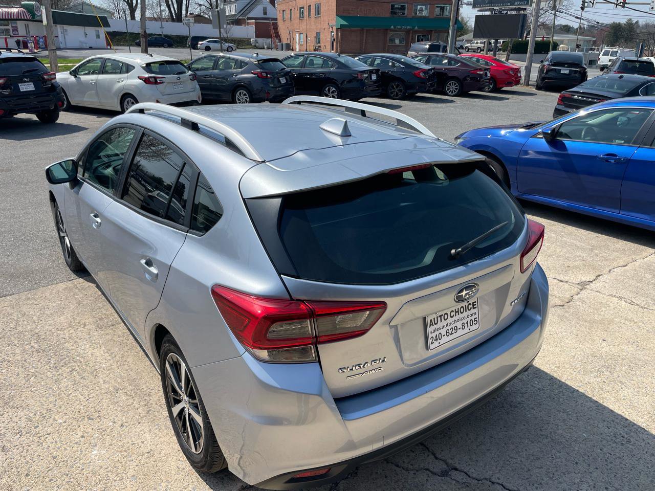 Used 2022 Subaru Impreza 2.0i Premium image 11