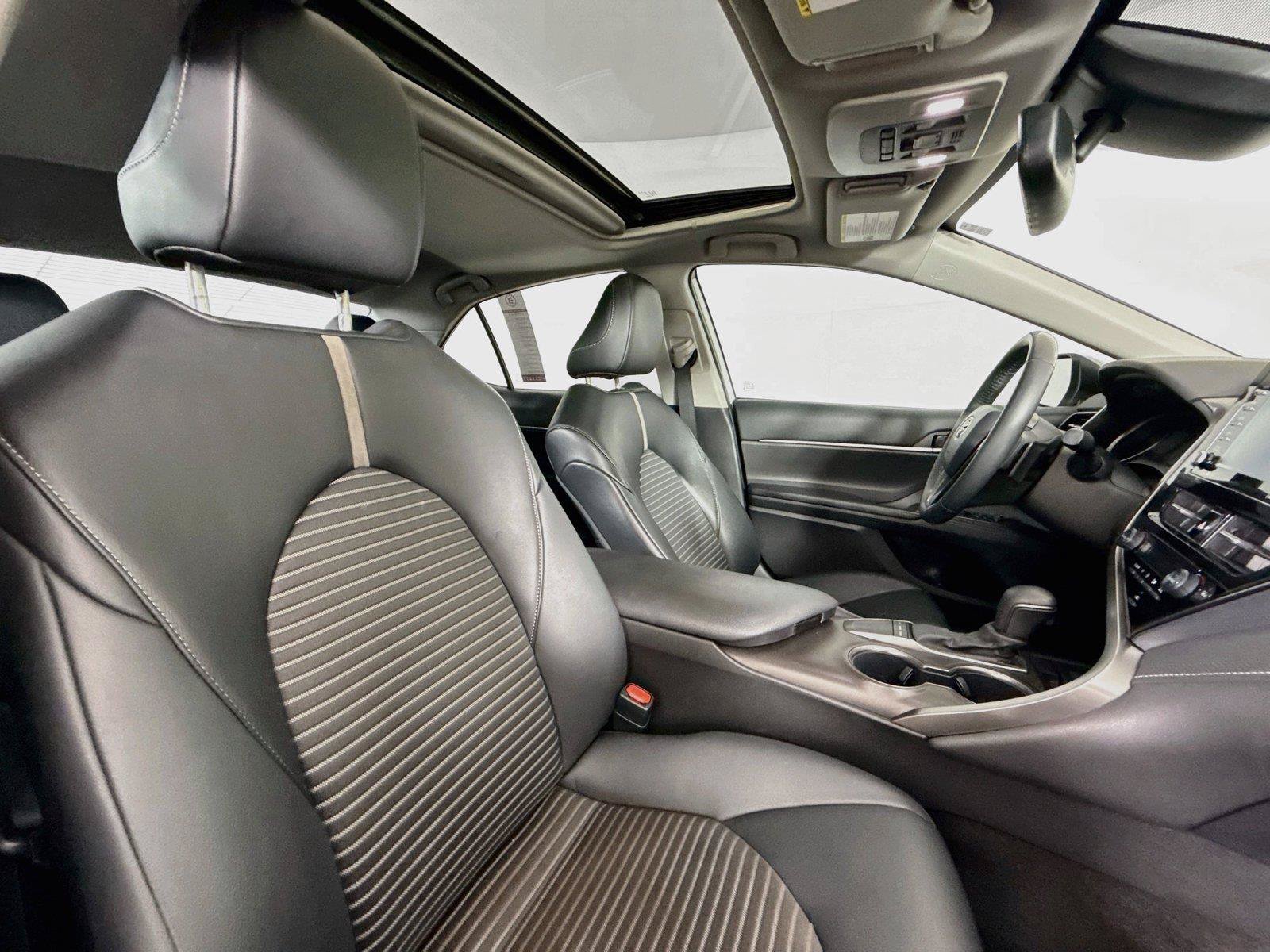 Used 2022 Toyota Camry SE w/ Convenience Package FWD image 39