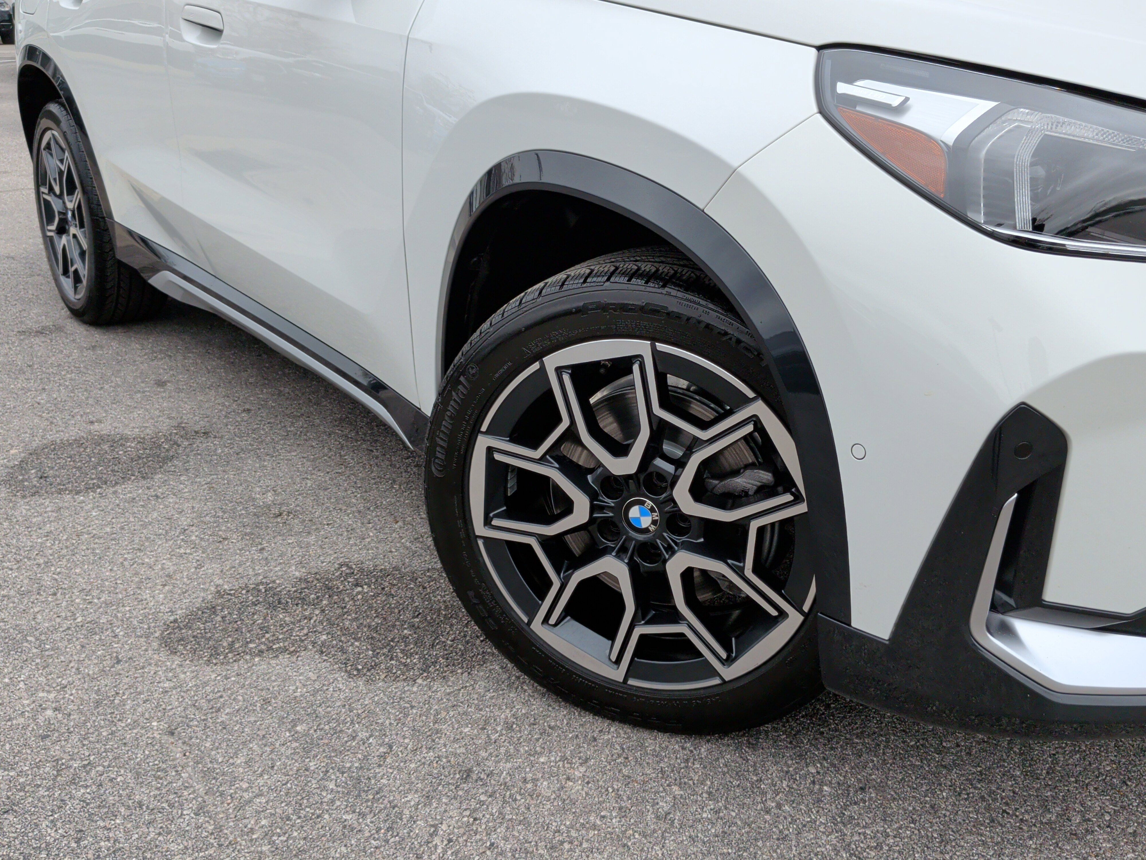 Certified 2023 BMW X1 xDrive28i w/ Convenience Package image 3