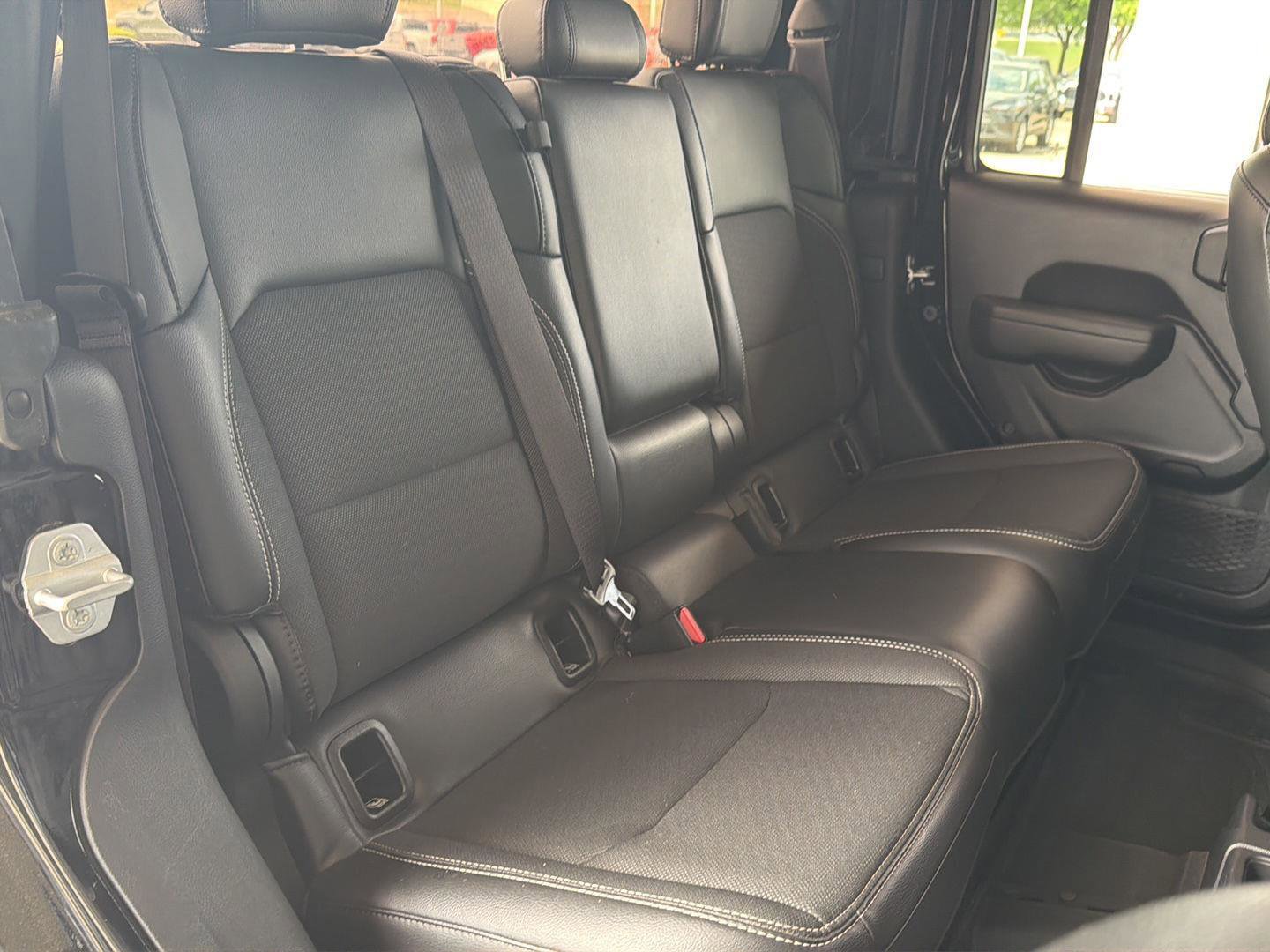 Used 2023 Jeep Gladiator Sport image 13