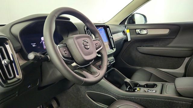 New 2026 Volvo XC40 B5 Core AWD/4WD image 12