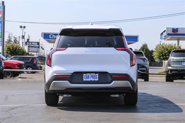 New 2026 Kia EV9 Light image 16