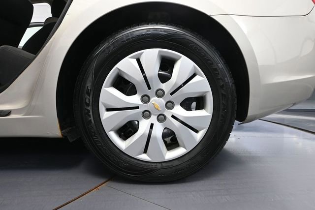 Used 2013 Chevrolet Cruze LS FWD image 11
