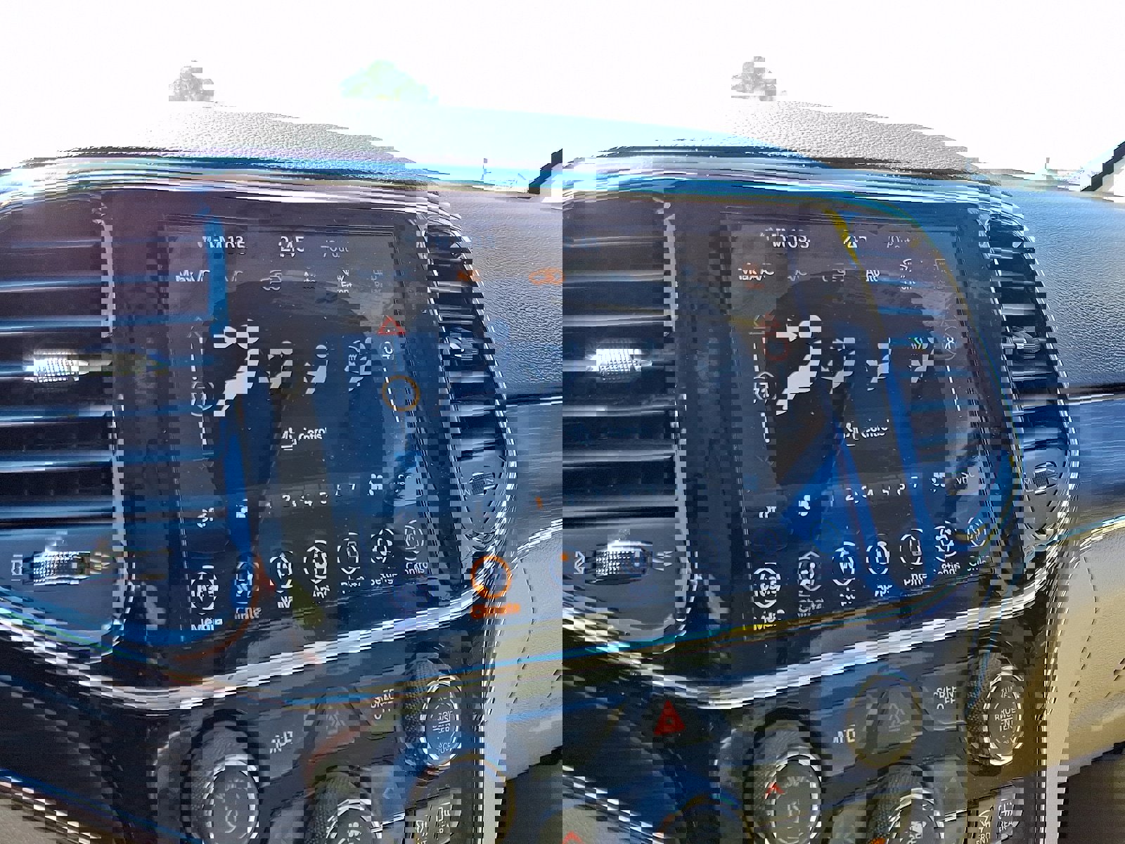 Used 2020 Jeep Grand Cherokee Limited w/ Luxury Group II image 17