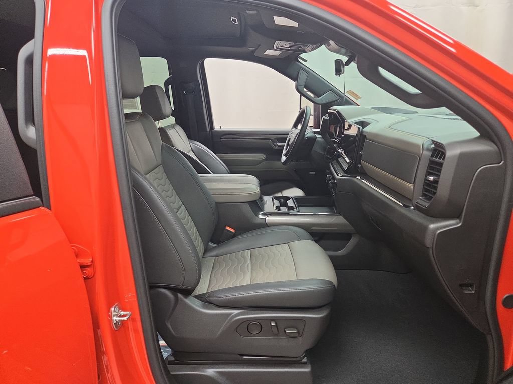 Certified 2025 Chevrolet Silverado 2500 ZR2 w/ Technology Package AWD/4WD image 12