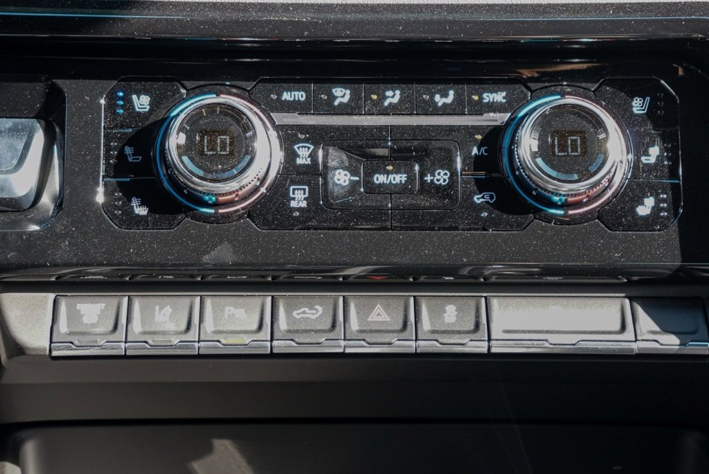 New 2026 GMC Sierra 2500 AT4 w/ AT4 Premium Plus Package image 22