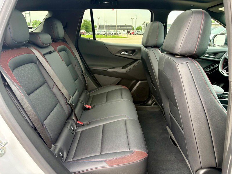 Used 2025 Chevrolet Equinox RS w/ Safety and Technology Package FWD image 11