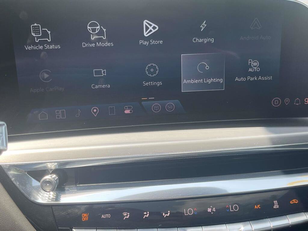Used 2025 Cadillac Lyriq Luxury AWD/4WD image 21