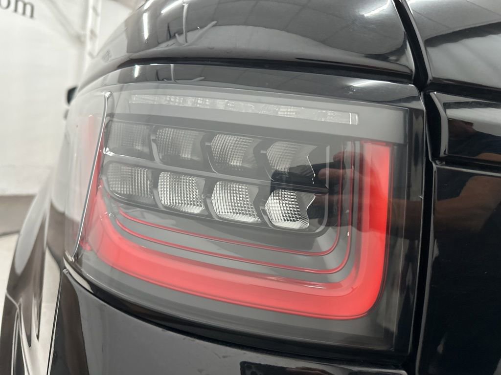 Used 2020 Land Rover Range Rover Sport HST image 26