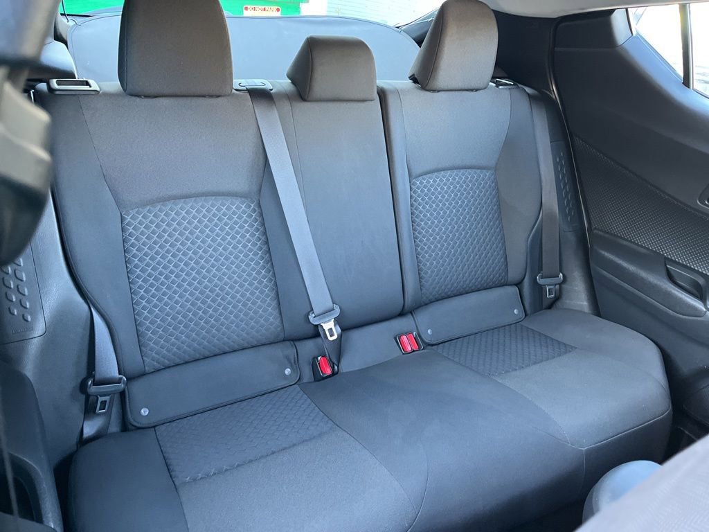 Used 2020 Toyota C-HR LE FWD image 27