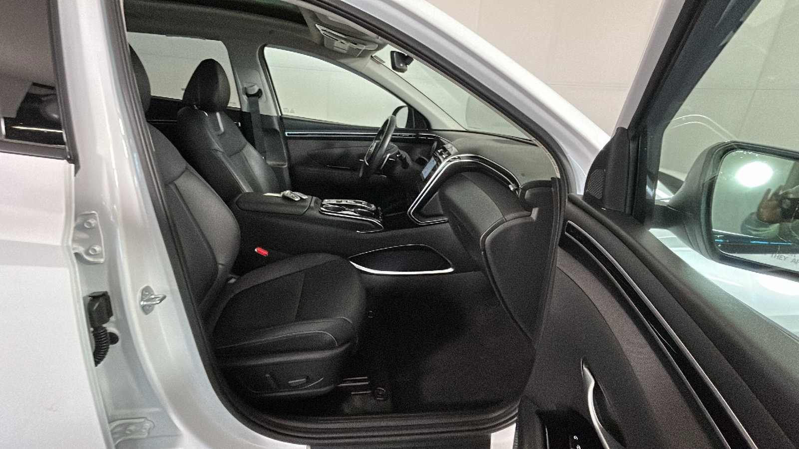 Certified 2024 Hyundai Tucson Limited AWD/4WD image 38