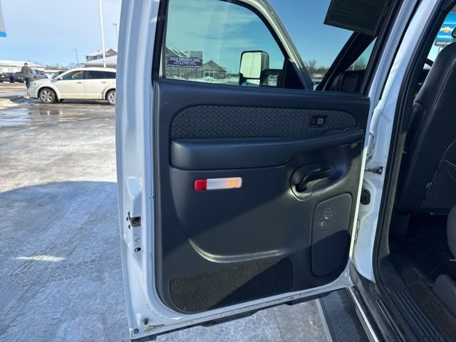 Used 2002 Chevrolet Avalanche 2500 image 21