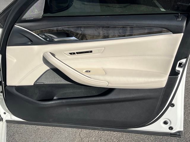 Used 2018 BMW M550i xDrive w/ Driving Assistance Package image 18