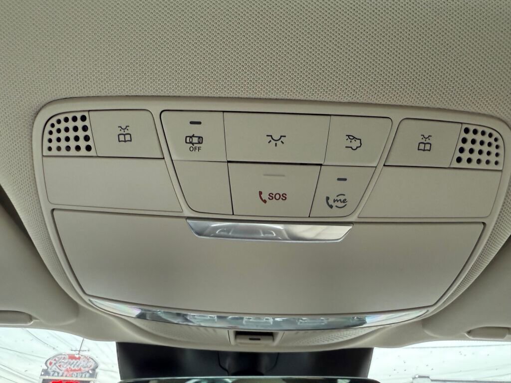 Used 2021 Mercedes-Benz GLC 300 4MATIC image 22