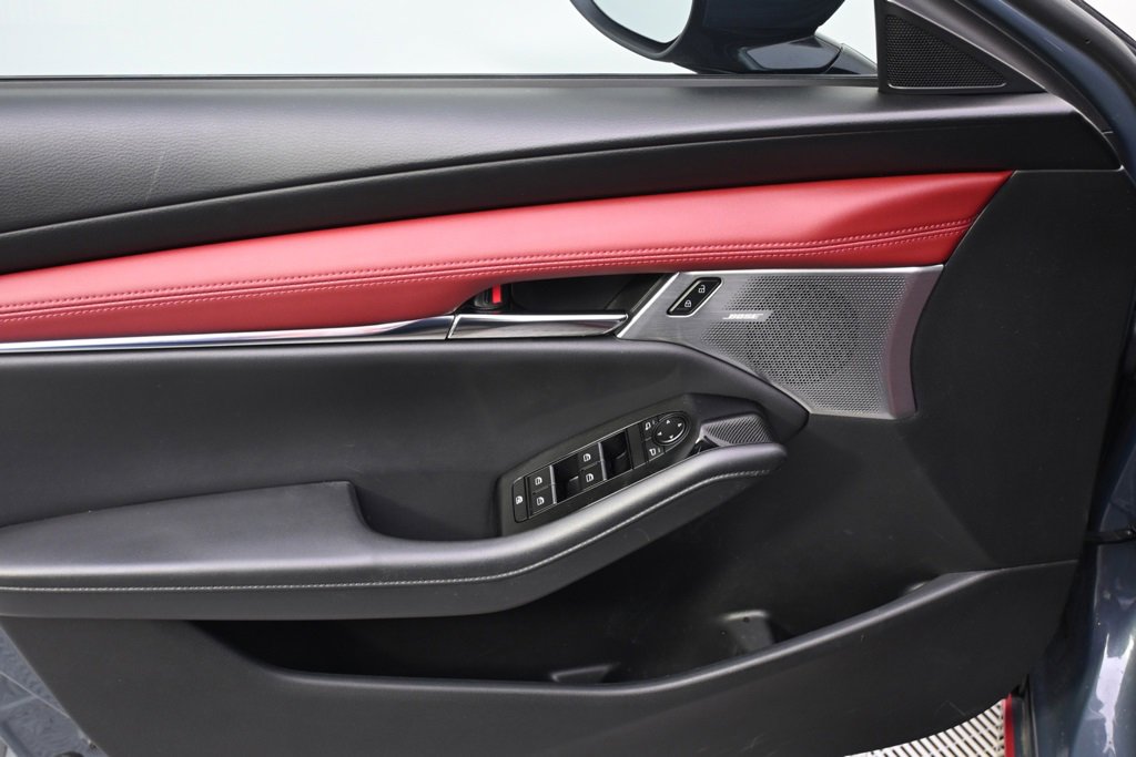 Used 2020 MAZDA MAZDA3 Hatchback w/ Premium Package image 22