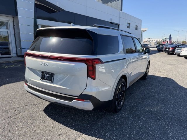 Certified 2025 Kia Carnival EX image 13