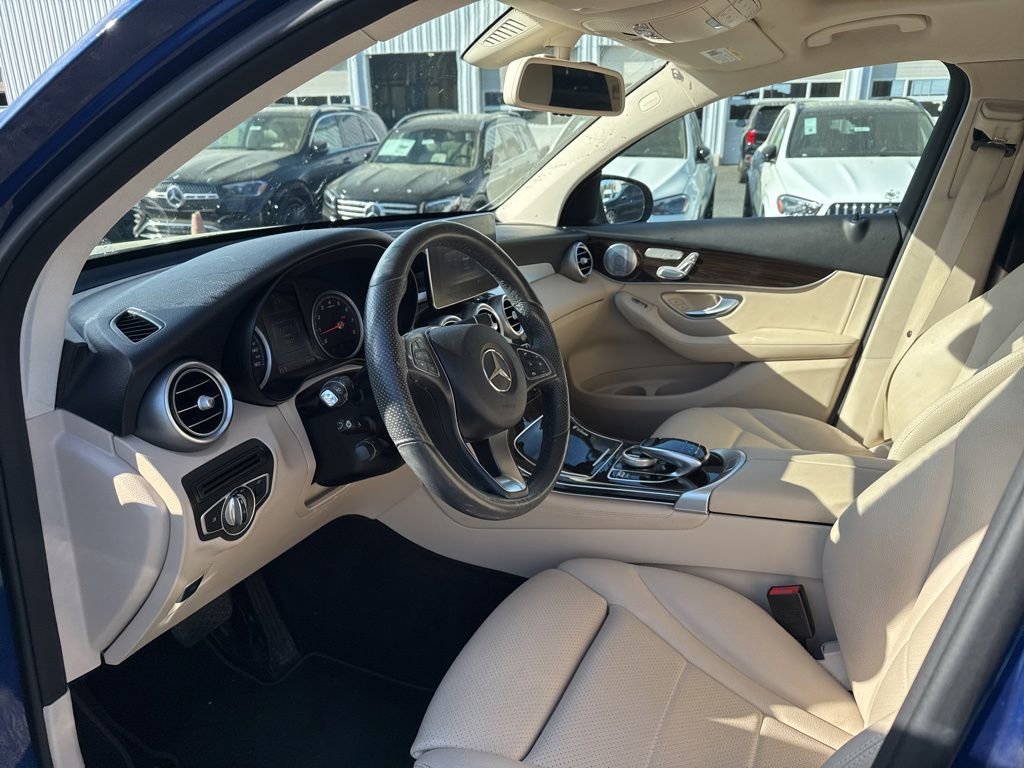 Used 2017 Mercedes-Benz GLC 300 4MATIC Coupe image 8
