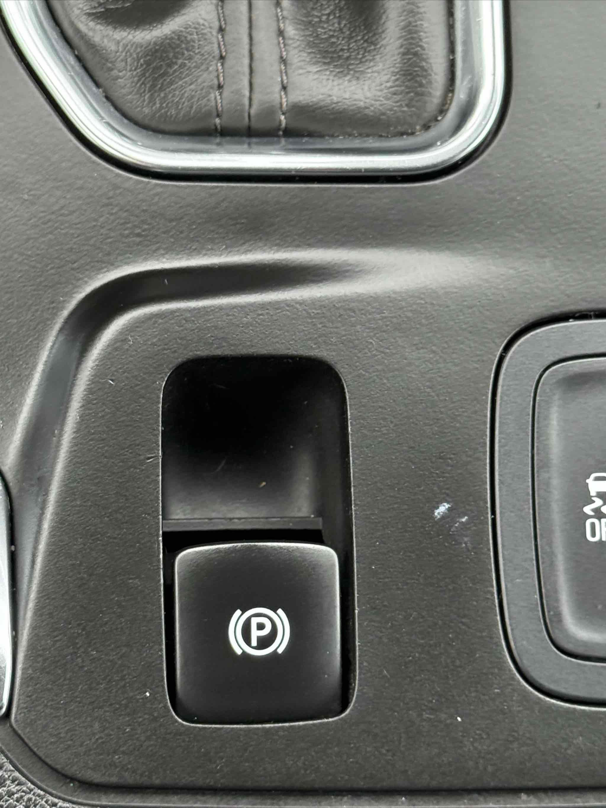 Used 2018 Chevrolet Traverse LT image 98