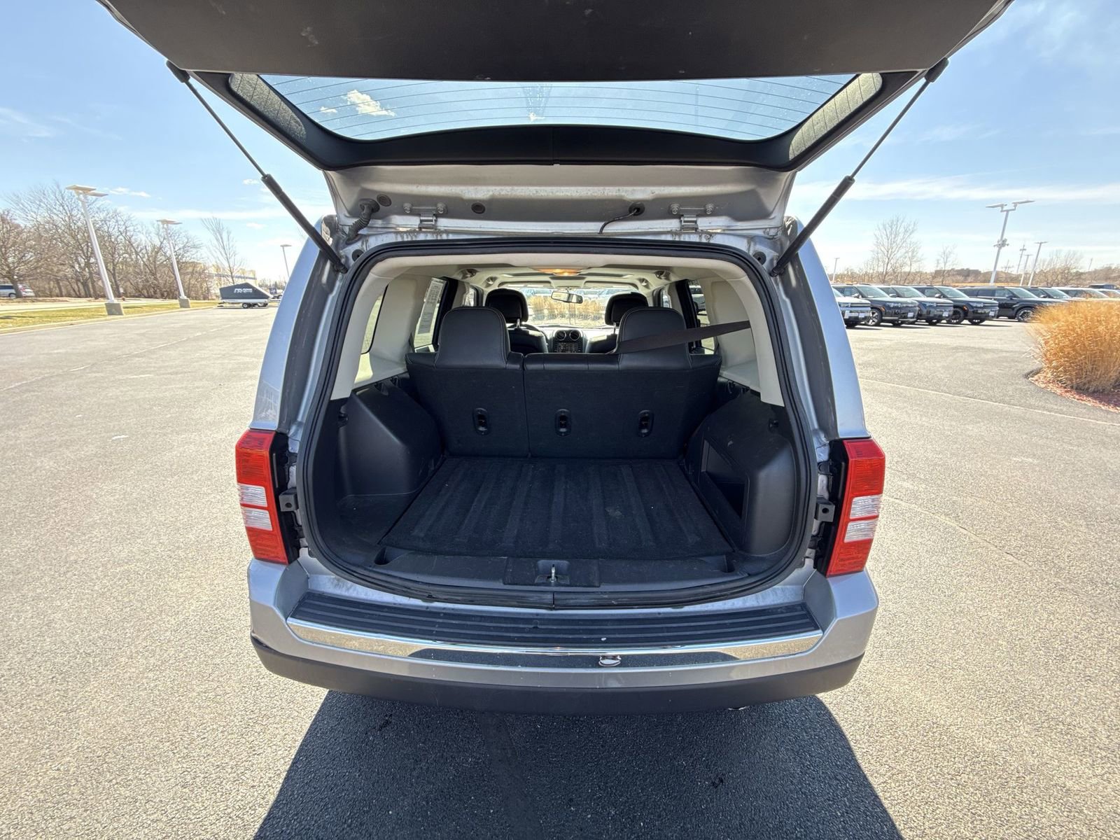 Used 2017 Jeep Patriot High Altitude image 18