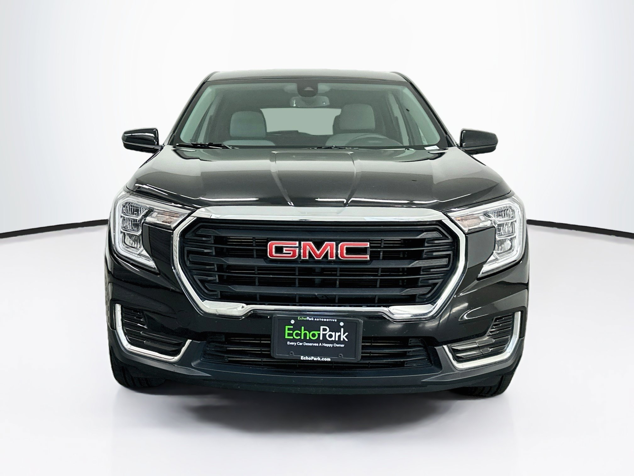 Used 2024 GMC Terrain SLE AWD/4WD image 2