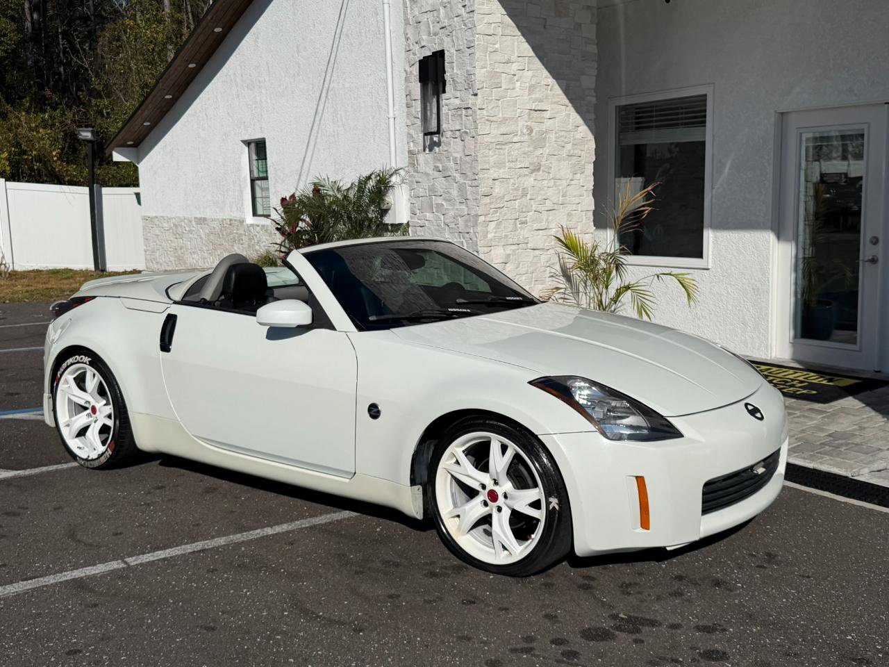 Used 2005 Nissan 350Z Touring RWD image 16